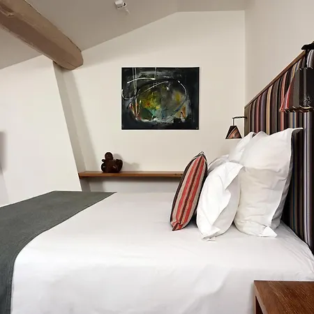 L'hostalet فندق مبيت وإفطار 4*