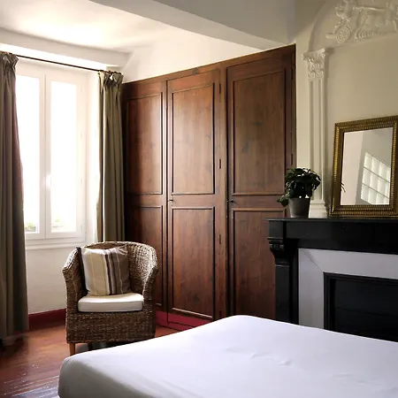 L'hostalet فندق مبيت وإفطار أرجيليه- سور- مير