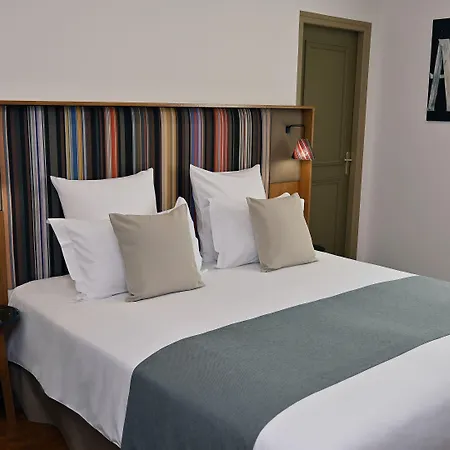 فندق مبيت وإفطار L'hostalet 4*