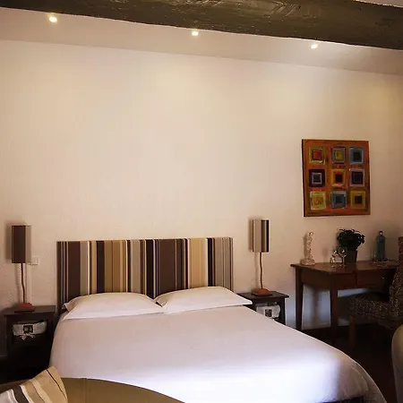 فندق مبيت وإفطار L'hostalet 4*